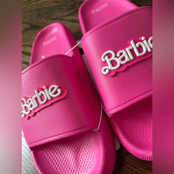 BARBIE The Movie Pink Barbie Logo Slides/ Sandals Exclusive Merchandise NWT - Picture 2 of 6